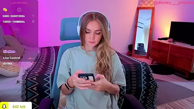 PrincessVS online show from November 13, 2025, 3:43 am