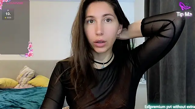 Snapshot of marrycolins chatting on October 23, 2025, 4:33 am marrycolins online show from October 23, 2025, 4:33 am