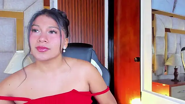 Snapshot of LinnaGardenia chatting on January 14, 2026, 1:15 pm LinnaGardenia online show from January 14, 2026, 1:15 pm