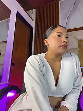 Snapshot of LinnaGardenia chatting on March 1, 2026, 6:46 am LinnaGardenia online show from March 1, 2026, 6:46 am