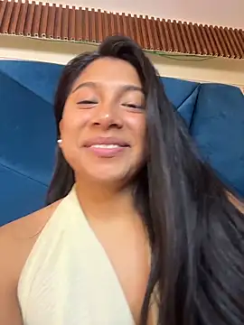 Snapshot of LinnaGardenia chatting on February 25, 2026, 1:39 am LinnaGardenia online show from February 25, 2026, 1:39 am