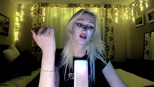 sashakiss99 online show from January 11, 2026, 6:59 pm