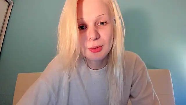 sashakiss99 online show from December 16, 2025, 9:30 pm