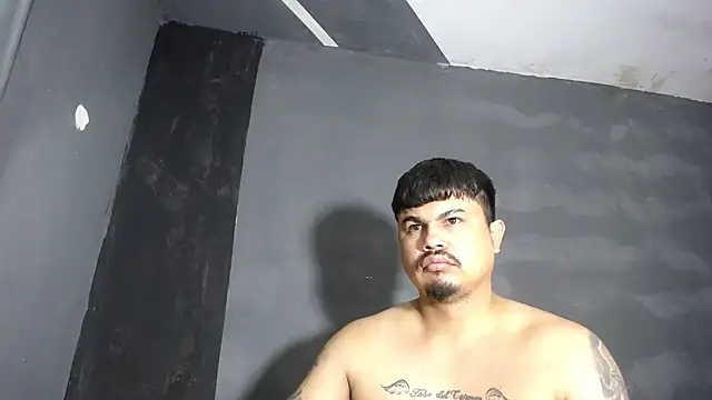 Snapshot of DickMasterfindom chatting on October 23, 2025, 4:00 am DickMasterfindom online show from October 23, 2025, 4:00 am