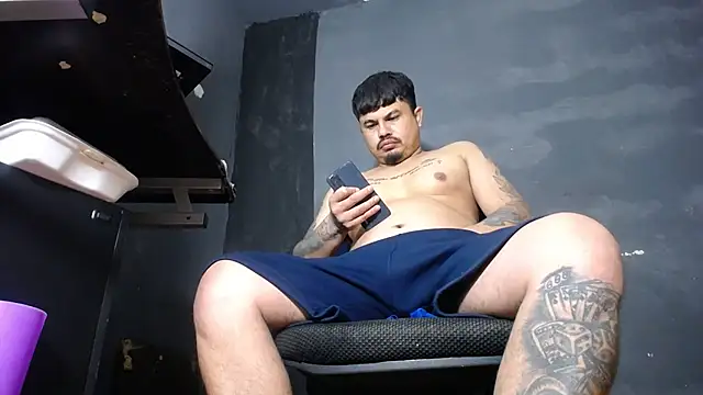 Snapshot of DickMasterfindom chatting on October 25, 2025, 11:09 am DickMasterfindom online show from October 25, 2025, 11:09 am