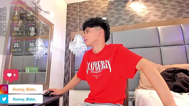 Snapshot of Jhonny-Blake chatting on March 5, 2025, 8:53 pm Jhonny-Blake online show from March 5, 2025, 8:53 pm