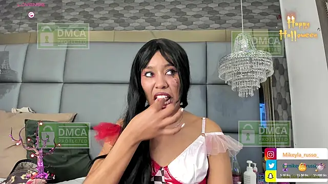 Mikeyla-Russo online show from October 18, 2025, 11:40 pm