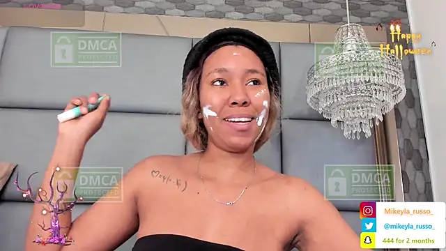 Mikeyla-Russo online show from October 16, 2025, 7:11 pm