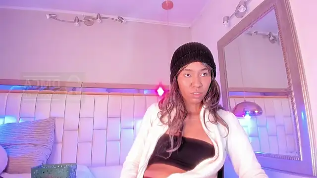 Mikeyla-Russo online show from September 16, 2025, 7:04 pm