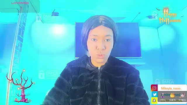 Mikeyla-Russo online show from October 7, 2025, 7:37 pm