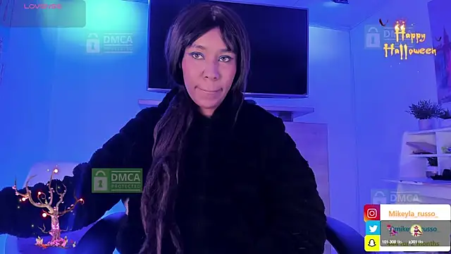 Mikeyla-Russo online show from October 6, 2025, 9:04 pm