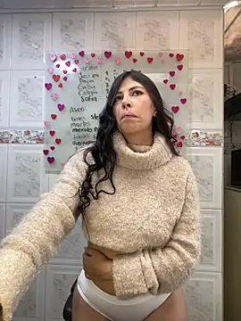 Alanna atm  online show from February 6, 2025, 6:13 pm