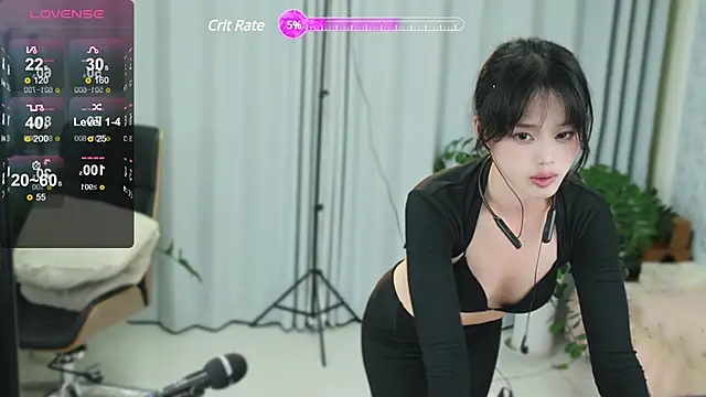 Snapshot of _YouY_ chatting on March 4, 2025, 1:06 pm YouY online show from March 4, 2025, 1:06 pm