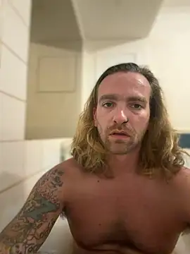 Snapshot of terryhawk chatting on October 19, 2025, 6:32 pm terryhawk online show from October 19, 2025, 6:32 pm