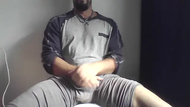 Snapshot of fl3xxx1 chatting on October 18, 2025, 9:55 am fl3xxx1 online show from October 18, 2025, 9:55 am