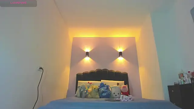 Sofia Clauss  online show from April 6, 2026, 4:19 am