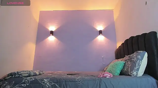 Sofia Clauss  online show from February 12, 2025, 3:29 am