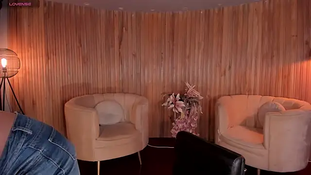 AnnaBrooks1 online show from October 5, 2025, 11:28 pm