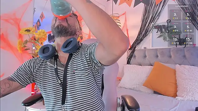 Snapshot of Tom_cooper_ chatting on October 16, 2025, 12:57 pm Tom cooper  online show from October 16, 2025, 12:57 pm