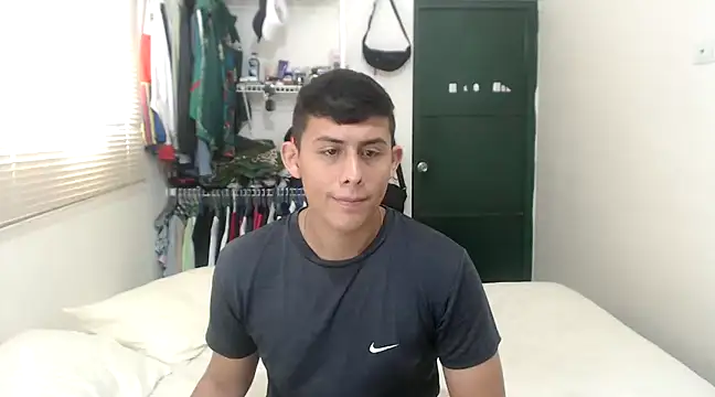 Snapshot of StivMike01 chatting on January 23, 2025, 3:32 pm StivMike01 online show from January 23, 2025, 3:32 pm