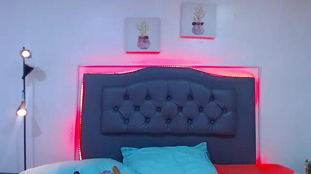 Snapshot of candy_lux_ chatting on October 12, 2025, 8:10 pm candy lux online show from October 12, 2025, 8:10 pm