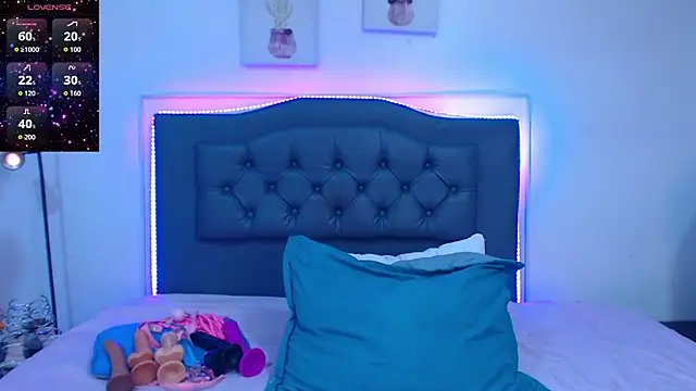 Snapshot of candy_lux_ chatting on February 26, 2026, 7:58 pm candy lux online show from February 26, 2026, 7:58 pm