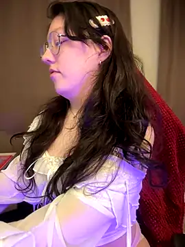 emigooflordXD online show from December 5, 2024, 7:10 am
