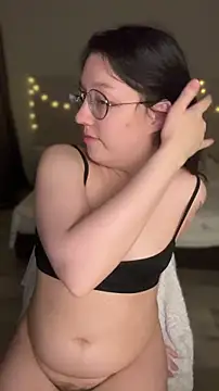 emigooflordXD online show from April 19, 2026, 6:32 pm