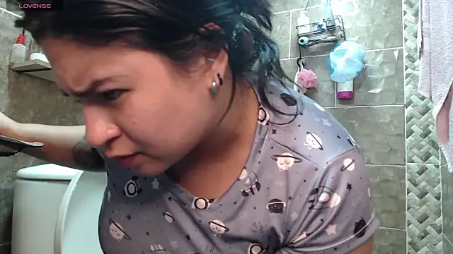 Snapshot of mollyshake1 chatting on November 5, 2025, 6:38 am mollyshake1 online show from November 5, 2025, 6:38 am