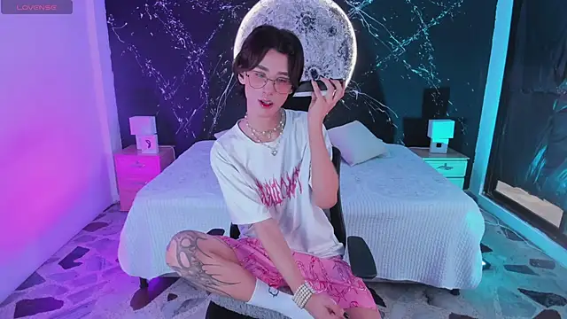 JasperCooper  online show from February 6, 2025, 1:43 pm