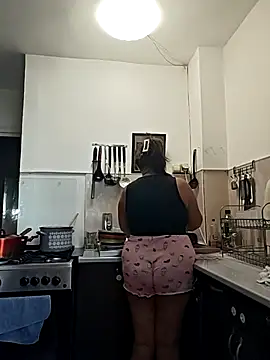 Snapshot of AvaLloyd chatting on September 22, 2025, 1:17 pm AvaLloyd online show from September 22, 2025, 1:17 pm