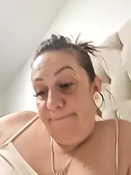 AvaLloyd online show from March 30, 2026, 1:51 am