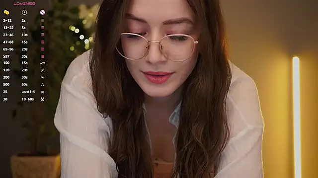 Ester Hill online show from January 15, 2026, 2:26 am