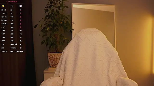 Ester Hill online show from November 25, 2025, 1:17 am