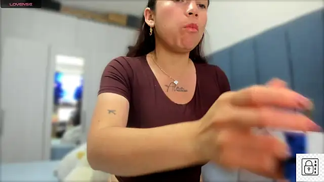 Snapshot of _Susiee_ chatting on October 6, 2025, 3:24 pm  Susiee  online show from October 6, 2025, 3:24 pm