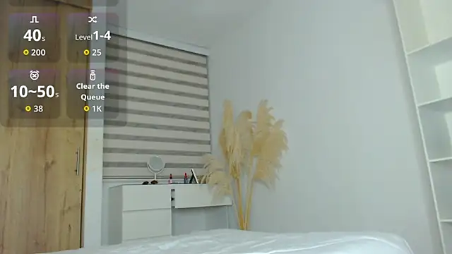 Snapshot of dollface17 chatting on October 10, 2025, 2:01 am dollface17 online show from October 10, 2025, 2:01 am