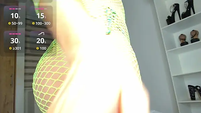 Snapshot of dollface17 chatting on September 25, 2025, 1:22 am dollface17 online show from September 25, 2025, 1:22 am