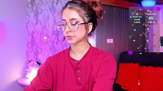 chloe blue online show from March 1, 2025, 12:01 pm