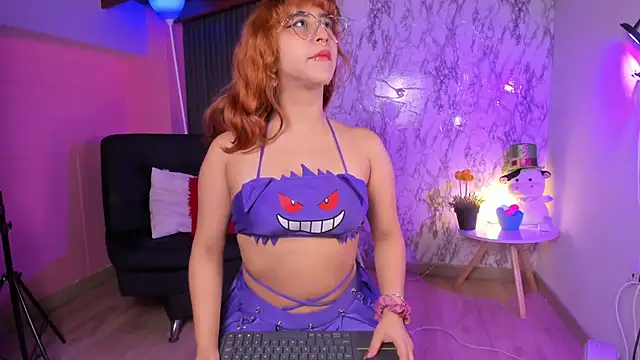 Snapshot of chloe_blue chatting on October 28, 2025, 11:20 am chloe blue online show from October 28, 2025, 11:20 am