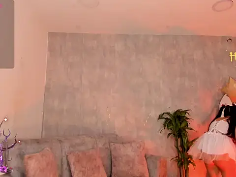 Snapshot of miacoopersx chatting on October 31, 2025, 12:35 pm miacoopersx online show from October 31, 2025, 12:35 pm