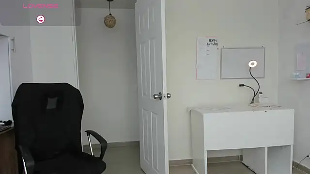 Snapshot of susana_monroy chatting on October 20, 2025, 7:47 pm susana monroy online show from October 20, 2025, 7:47 pm