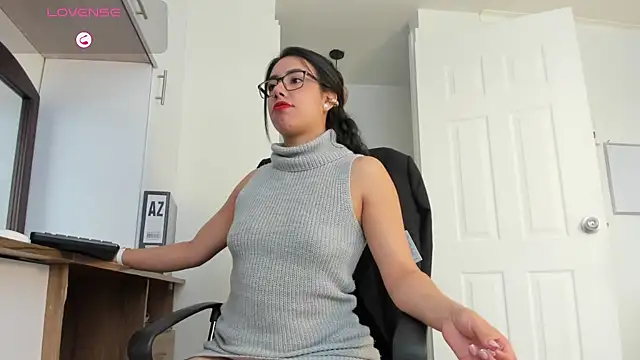 susana monroy online show from November 4, 2025, 8:12 pm