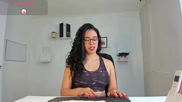 Snapshot of susana_monroy chatting on September 26, 2025, 8:05 pm susana monroy online show from September 26, 2025, 8:05 pm