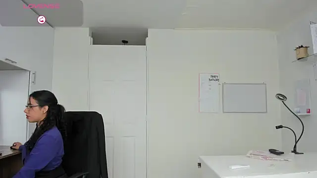 Snapshot of susana_monroy chatting on October 9, 2025, 6:52 pm susana monroy online show from October 9, 2025, 6:52 pm