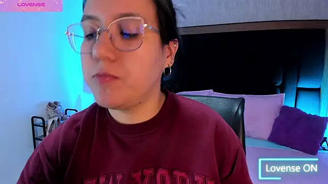 Snapshot of sweet--emily chatting on October 14, 2025, 4:13 am sweet--emily online show from October 14, 2025, 4:13 am