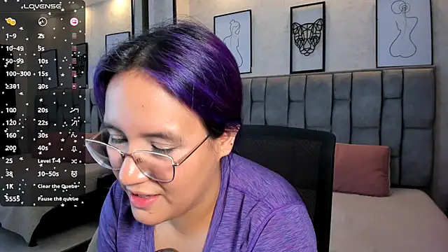 Snapshot of sweet--emily chatting on February 13, 2025, 8:17 am sweet--emily online show from February 13, 2025, 8:17 am