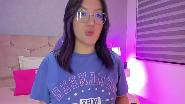 Snapshot of sweet--emily chatting on October 1, 2025, 3:22 am sweet--emily online show from October 1, 2025, 3:22 am