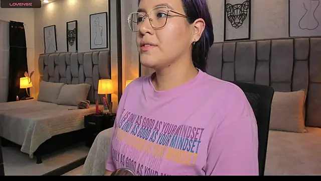 Snapshot of sweet--emily chatting on February 25, 2025, 4:14 am sweet--emily online show from February 25, 2025, 4:14 am