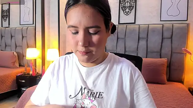 Snapshot of sweet--emily chatting on March 23, 2025, 4:38 am sweet--emily online show from March 23, 2025, 4:38 am