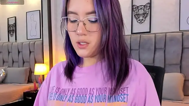 Snapshot of sweet--emily chatting on March 7, 2025, 3:19 am sweet--emily online show from March 7, 2025, 3:19 am